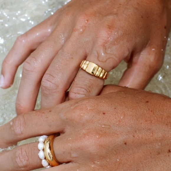 Gold Chunky Ring - Atolea - Picture 4 of 5